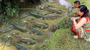 10 Year: LIVE Fishing Primitive Catch many fish off grid - Cooking fish wild outdoors