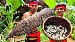 Traditional Fishing and Cooking Recipe | Catch a lot of fish at rice field by traditional fish trap