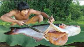 Catch fish in the ditch - cooking  fish eeg eating so delicious