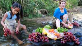 Chicken thigh egg curry with pea eggplant delicious for lunch-Survival cooking  mother with daughter
