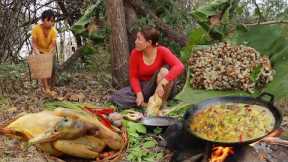 Egg red ant delicious with duck for lunch | Survival cooking in forest