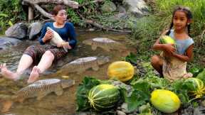 Fresh big fish catching for food- Mother cooking fish soup so delicious for lunch with daughter