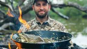 Loading the Boat with GIANT BULLFROGS for Dinner (CATCH AND COOK)