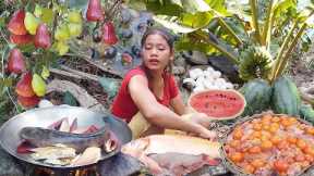 Catch fish to cook with Banana flower for dinner, Big egg fish soup tasty & Chicken egg spicy chili