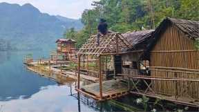 Build a giant floating farm out of bamboo on the water. Expand the kitchen and take care of pets.